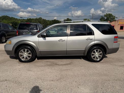 Used 2009 Ford Taurus X SEL FWD image 2