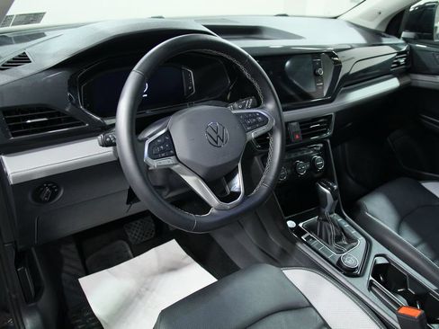 Used 2024 Volkswagen Taos SEL AWD/4WD image 17