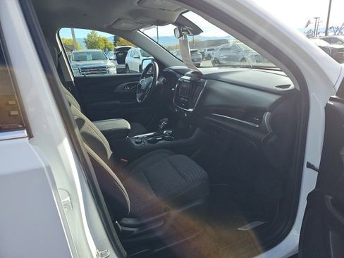 Used 2021 Chevrolet Traverse LS image 29