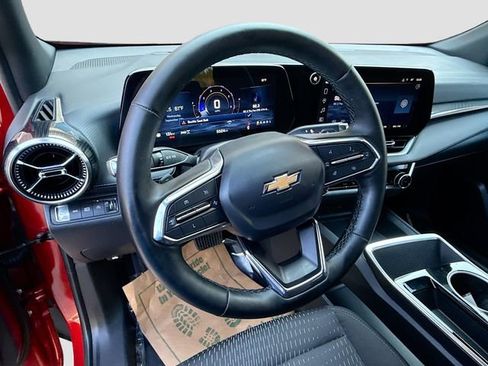 Used 2025 Chevrolet Equinox LT image 12