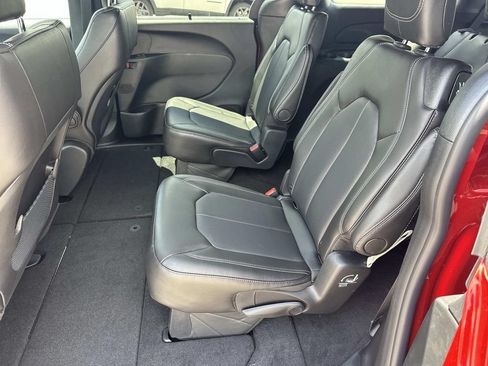 New 2027 Chrysler Pacifica LX FWD image 9