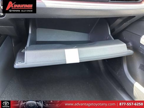 Certified 2025 Toyota Prius Plug-In Hybrid FWD image 39