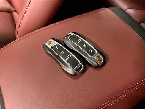 New 2026 Porsche Cayenne image 37