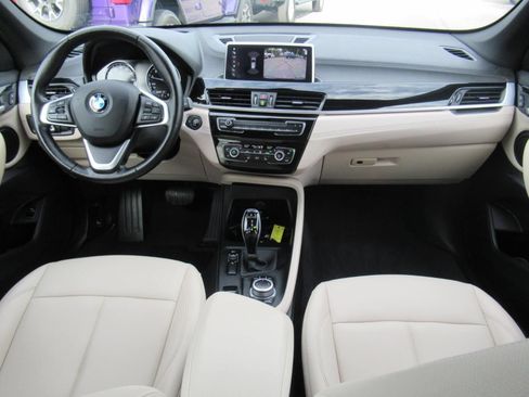 Used 2022 BMW X1 sDrive28i w/ Premium Package FWD image 12