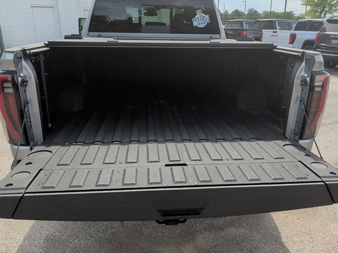 Used 2025 GMC Sierra 3500 AT4 AWD/4WD image 6