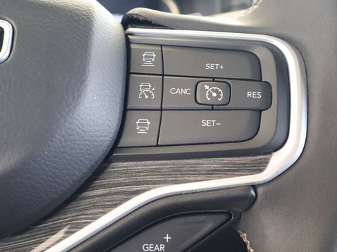 Used 2022 Jeep Wagoneer Series II RWD image 22
