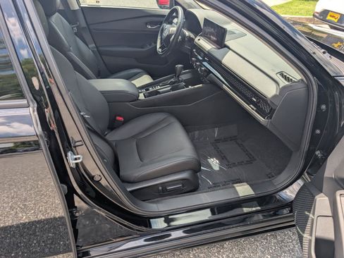 Used 2023 Honda Accord EX-L image 10