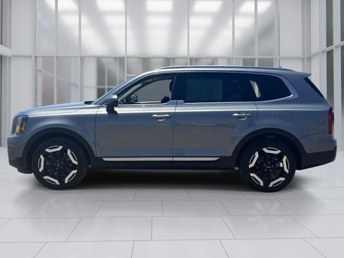 Used 2024 Kia Telluride S w/ S Sunroof Package FWD image 2