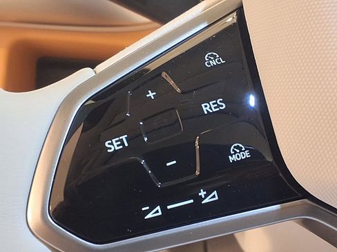 New 2025 Volkswagen ID. Buzz 1st Edition image 16