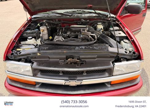 Used 2000 Chevrolet S10 Pickup LS w/ Preferred Equipment Group AWD/4WD image 19