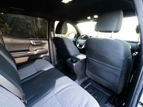 Used 2023 Toyota Tacoma TRD Off-Road image 33