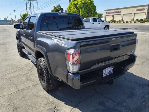 Used 2022 Toyota Tacoma TRD Off-Road w/ Technology Package RWD image 15