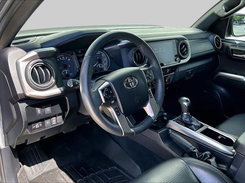 Used 2022 Toyota Tacoma Limited w/ Nightshade Package AWD/4WD image 16
