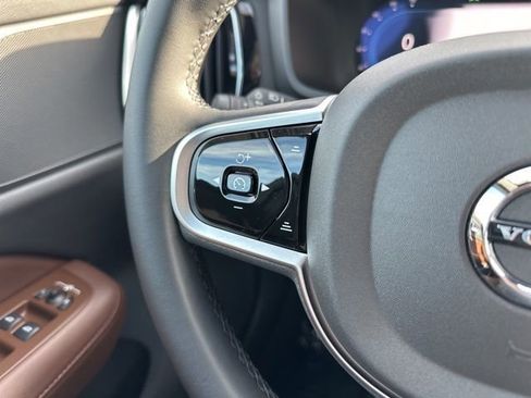 Certified 2025 Volvo V60 B5 Cross Country Plus image 27