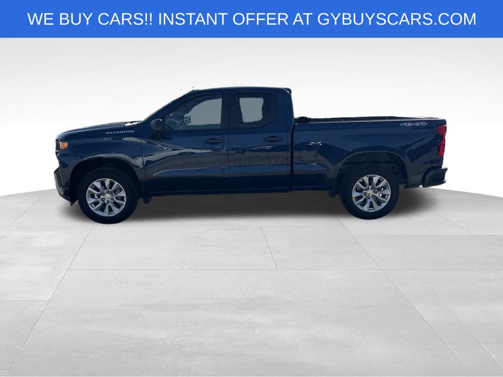 Used 2020 Chevrolet Silverado 1500 Custom w/ Custom Value Package AWD/4WD image 3
