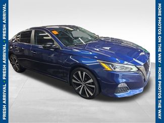 Used 2020 Nissan Altima 2.5 SR w/ Premium Package FWD video 1