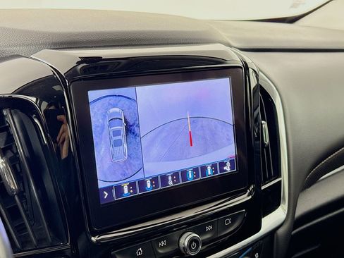 Used 2021 Chevrolet Traverse Premier AWD/4WD image 15