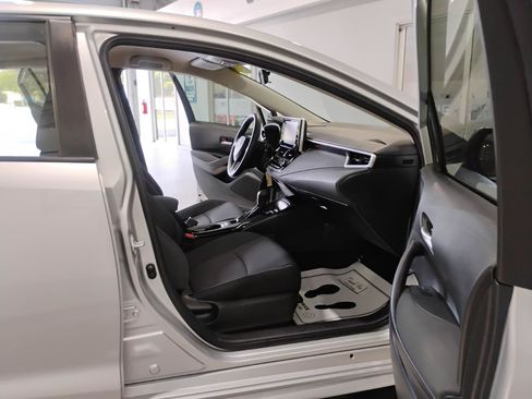 Used 2020 Toyota Corolla LE FWD image 47