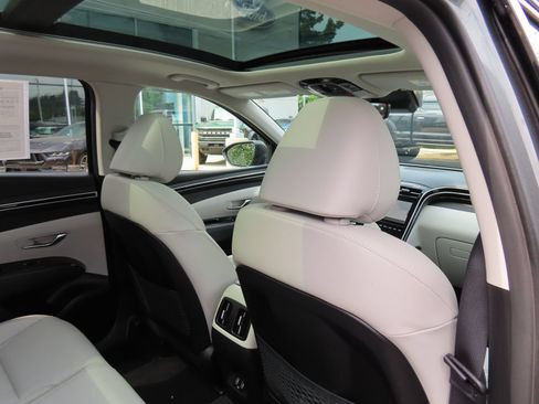 Used 2024 Hyundai Tucson Limited AWD/4WD image 34