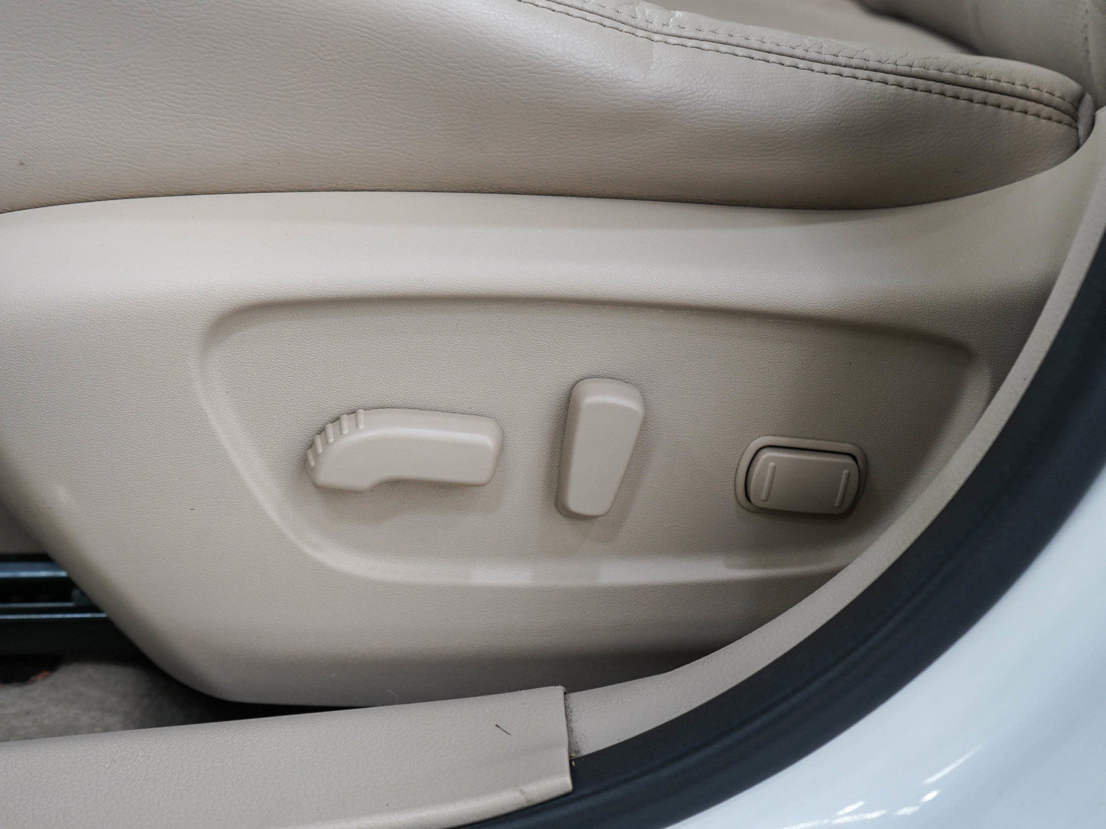 Used 2014 Nissan Rogue SL w/ SL Premium Package AWD/4WD image 27