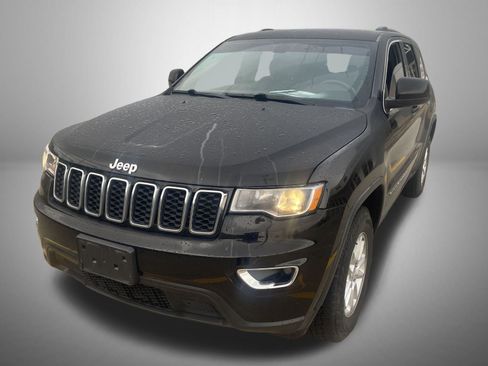 Used 2018 Jeep Grand Cherokee Laredo image 1