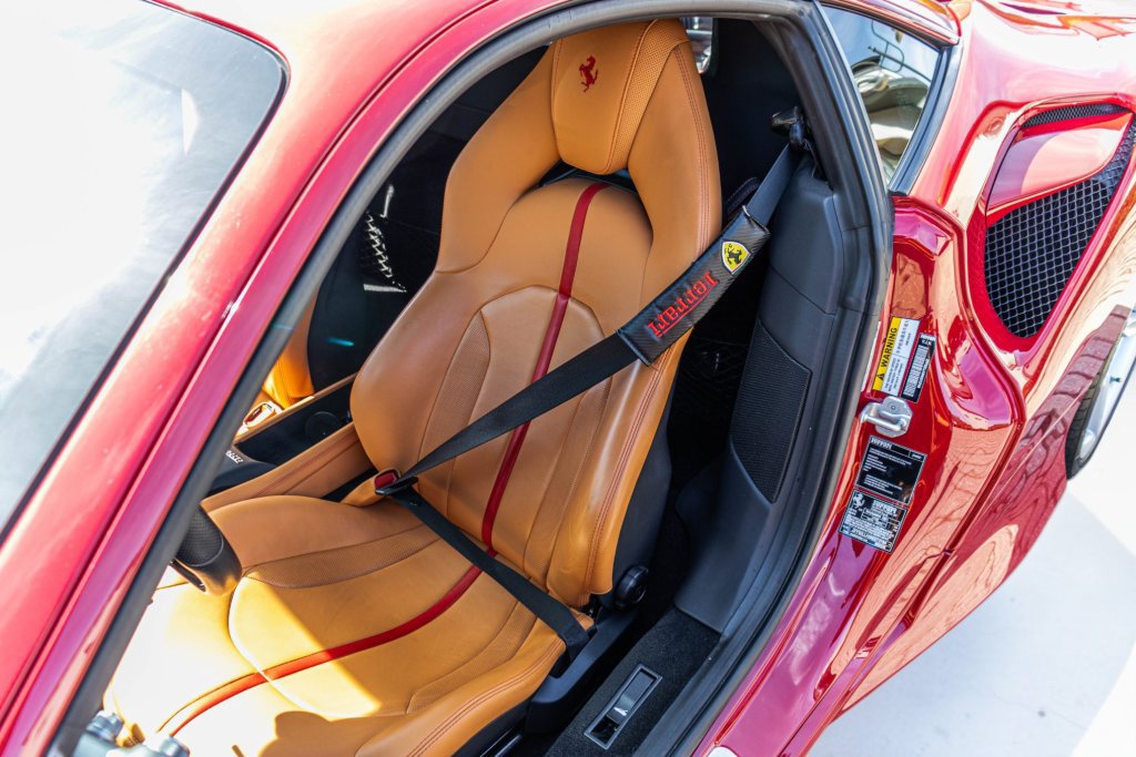 Certified 2022 Ferrari F8 Tributo RWD image 6