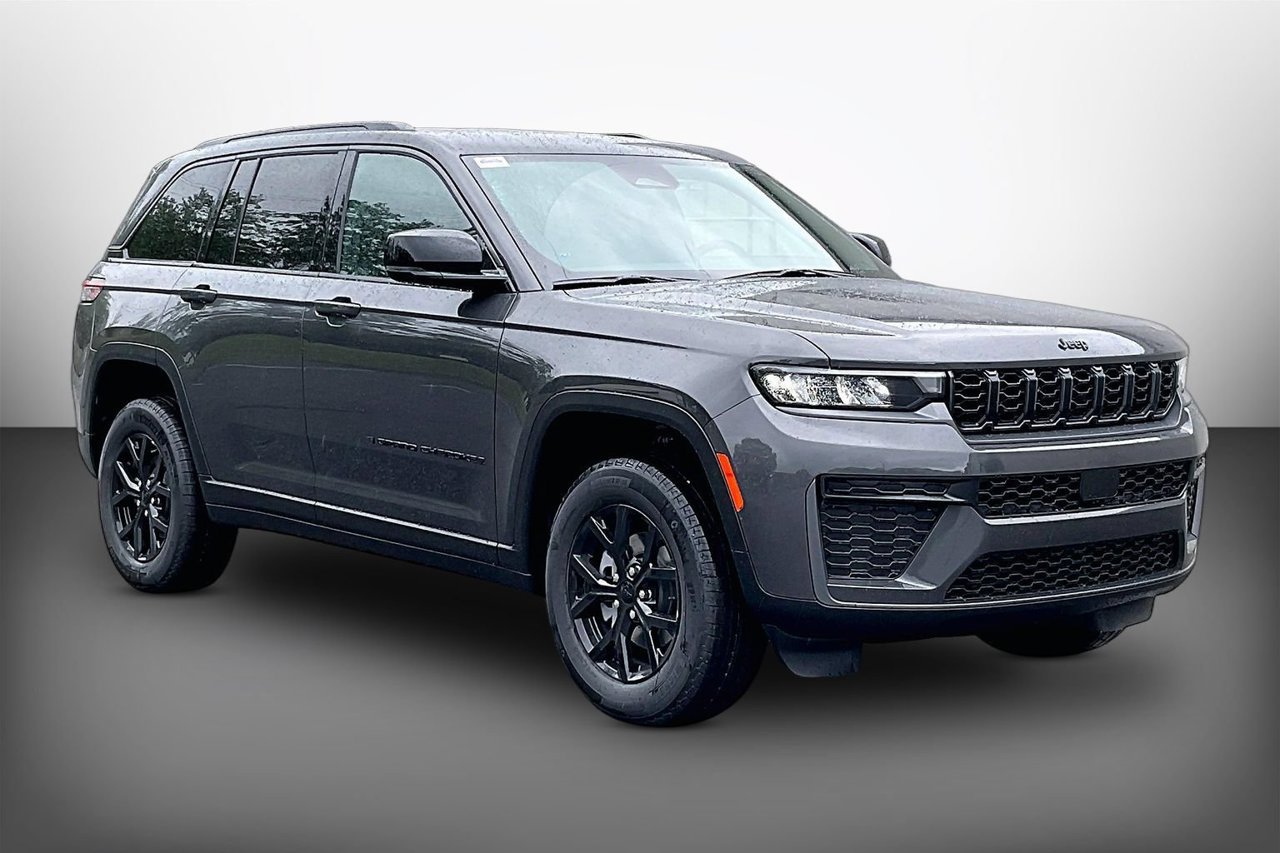 New 2026 Jeep Grand Cherokee Altitude RWD image 2