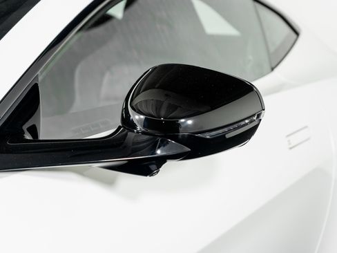 Used 2025 Aston Martin V8 Vantage Coupe image 19