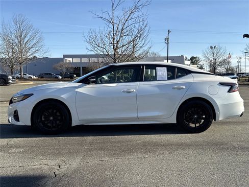 Used 2023 Nissan Maxima SR w/ Sport Mat Group FWD image 23