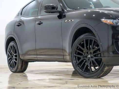Used 2018 Maserati Levante AWD/4WD image 4