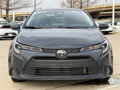 Used 2025 Toyota Corolla LE image 8