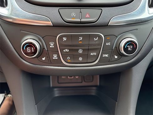 Used 2024 Chevrolet Equinox LT image 13