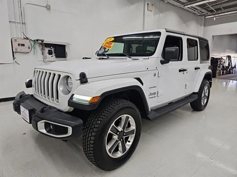 Used 2021 Jeep Wrangler Unlimited Sahara w/ Dual Top Group AWD/4WD image 3