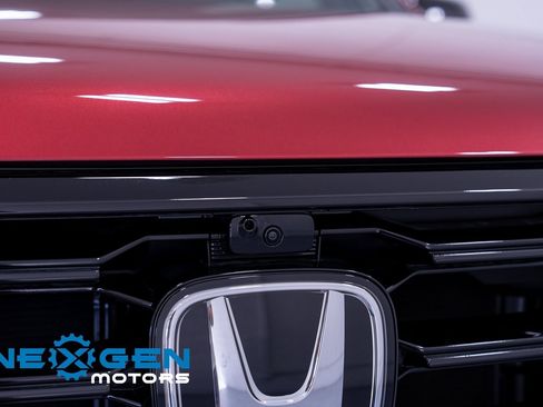 Used 2025 Honda Pilot TrailSport image 29