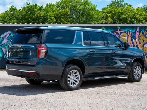 Used 2021 Chevrolet Suburban LT RWD image 12