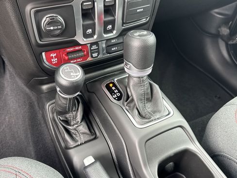 New 2025 Jeep Wrangler Rubicon image 34