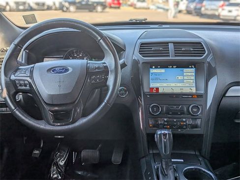 Used 2018 Ford Explorer XLT w/ Equipment Group 202A image 29