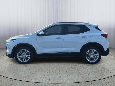 Used 2024 Buick Encore GX Sport Touring FWD image 2