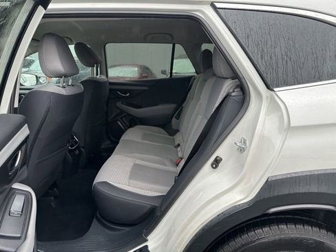 Used 2024 Subaru Outback Premium AWD/4WD image 16