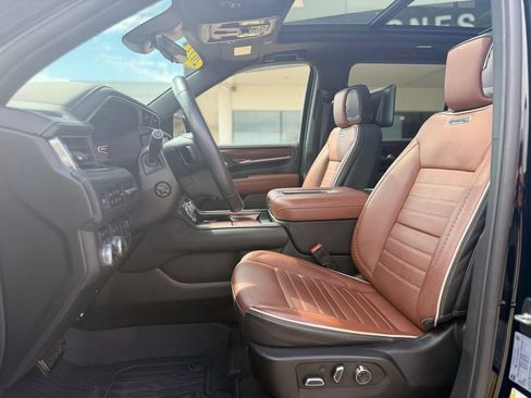 Used 2023 GMC Yukon XL Denali Ultimate w/ LPO, Floor Liner Package AWD/4WD image 9