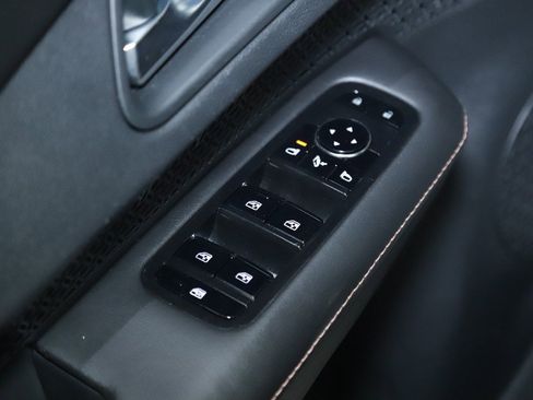 Used 2023 Nissan Ariya AWD image 16