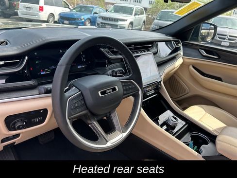 Used 2023 Jeep Grand Cherokee 4WD 4xe w/ Luxury Tech Group II image 44