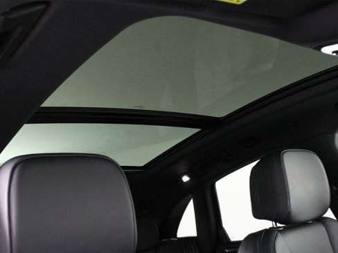 Used 2025 Porsche Macan image 25