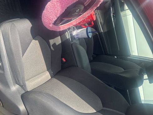 Used 2022 Toyota Camry LE image 9