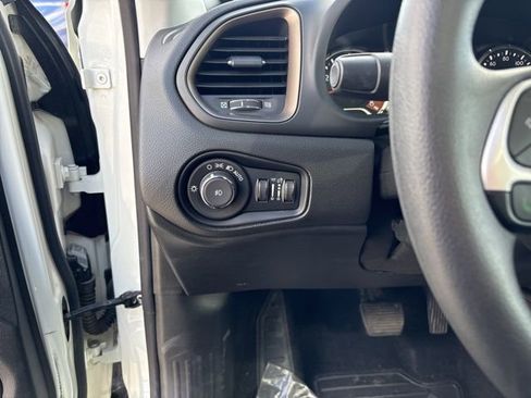 Used 2023 Jeep Renegade Latitude w/ Sun/Sound Group image 13