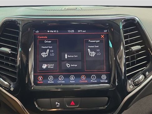 Used 2019 Jeep Cherokee Limited image 23