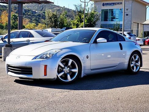 Used 2006 Nissan 350Z Base 2dr Coupe w/ (N93) Cargo Convenience Pkg image 2