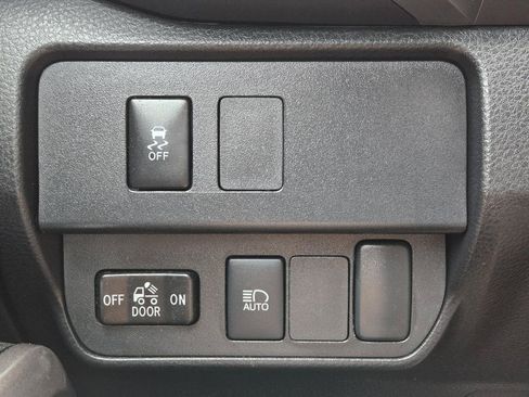Used 2023 Toyota Tacoma SR5 RWD image 18