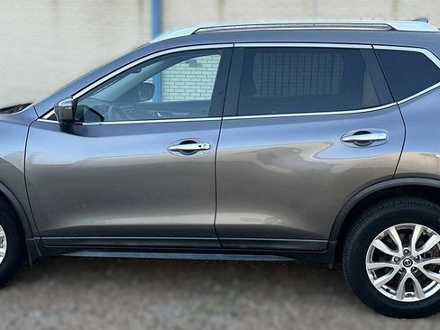Used 2017 Nissan Rogue SV w/ SV Premium Package AWD/4WD image 10