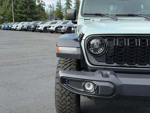 Used 2024 Jeep Wrangler Unlimited Sport AWD/4WD image 8